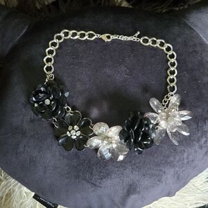 Black and Clear Flower Chunky Silver Necklace